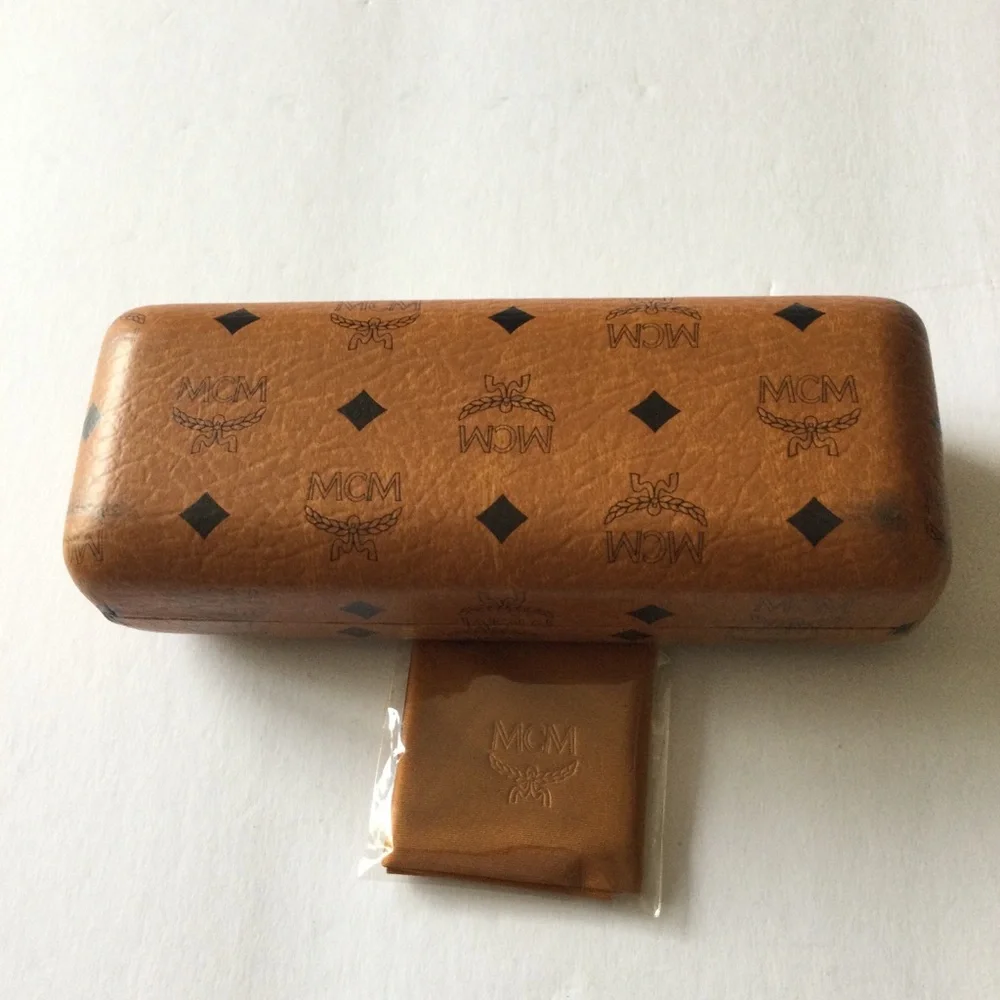 MCM SUNGLASSES OR EYEGLASSES CASE LOGO PRINT AND LOGO PLAQUE CLEANING CLOTH NEW